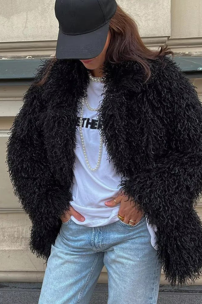 SOKYND Lyndie Short Faux Fur Coat in Black