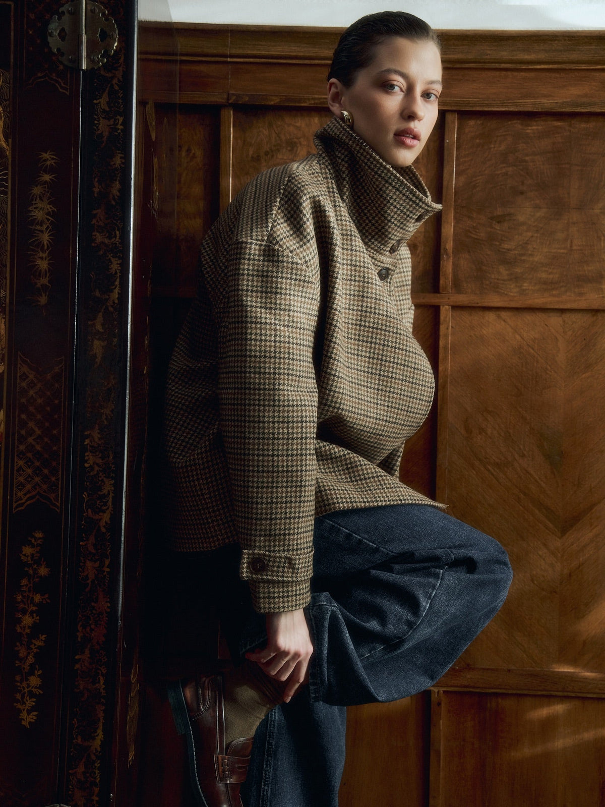 Amy Funnel Neck Houndstooth Short Jacket