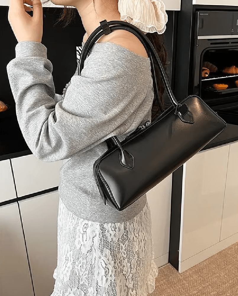 Emily Vintage Leather Baguette Bag